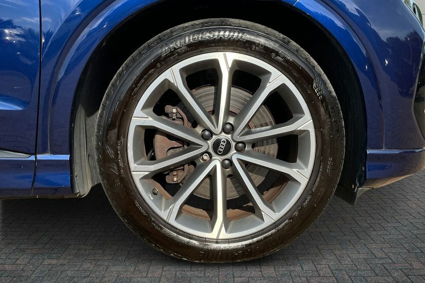 Audi Q4 E Tron 40 Edition 1 Suv 82Kwh 204 Ps YY71EWK Blue #5