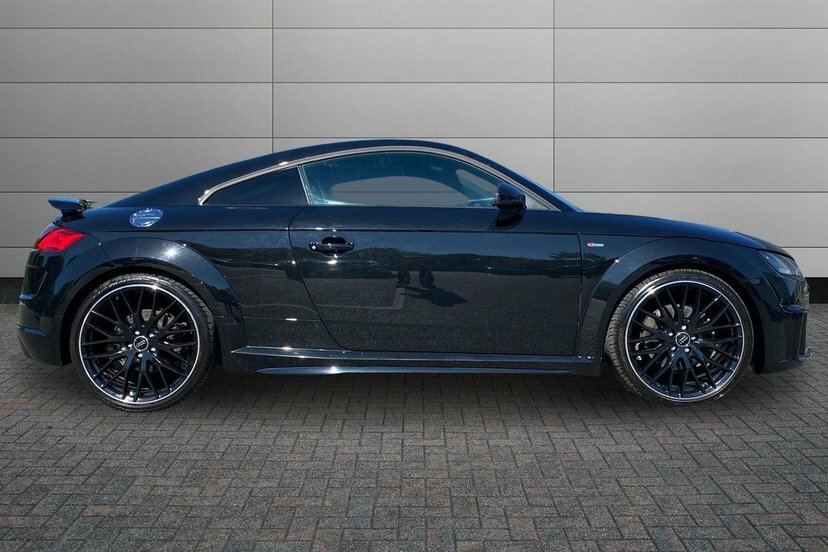 Audi TT 2.0 Tfsi 40 Black Edition Coupe S Troni BT23RVZ Black #4