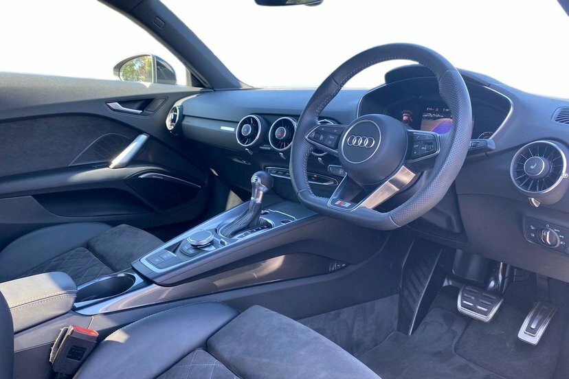 Audi TT 2.0 Tfsi 40 Black Edition Coupe S Troni BT23RVZ Black #6