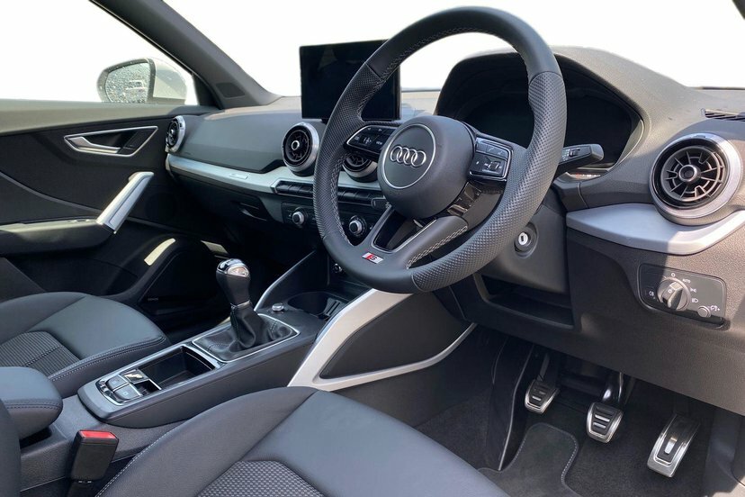 Audi Q2 1.0 Tfsi 30 S Line Suv 116 Ps WU26EXT White #6