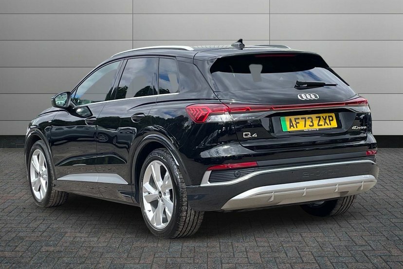 Audi Q4 E Tron 40 S Line Suv 82Kwh 204 Ps Black #3