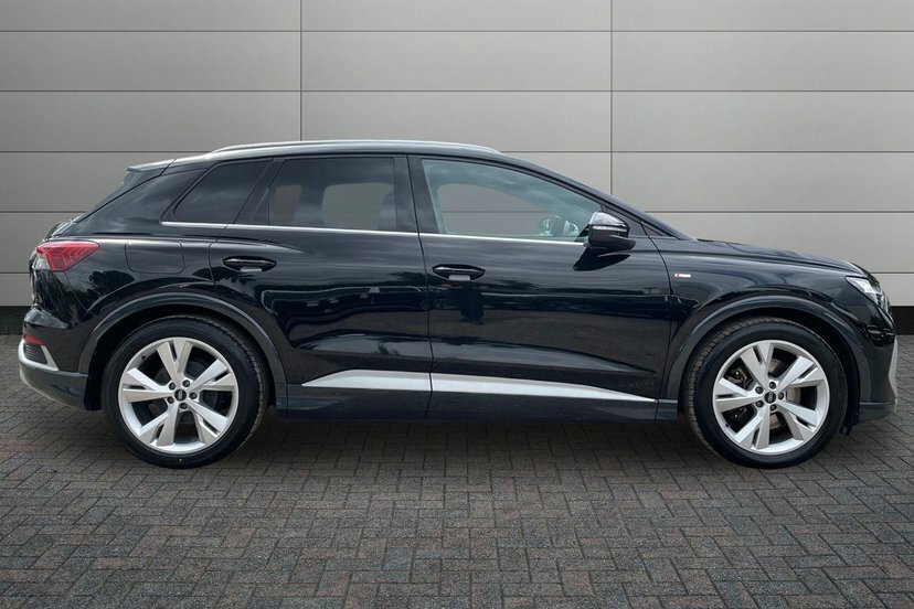 Audi Q4 E Tron 40 S Line Suv 82Kwh 204 Ps Black #4