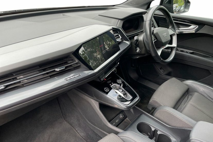 Audi Q4 E Tron 40 S Line Suv 82Kwh 204 Ps Black #2