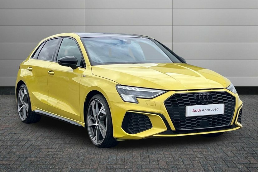 Audi A3 1.5 Tfsi 35 Black Edition Sportback S T Yellow