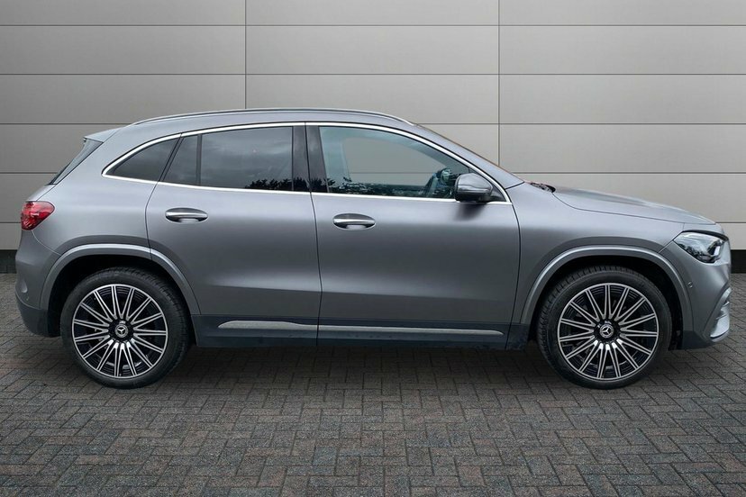 Mercedes-Benz GLA Class 2.0 Gla220d Amg Line Premium Plus Suv KN25DFX Grey #3