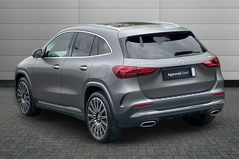 Mercedes-Benz GLA Class 2.0 Gla220d Amg Line Premium Plus Suv KN25DFX Grey #2