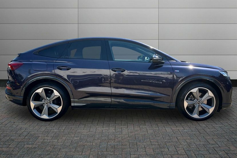 Audi Q4 E Tron 45 Black Edition Sportback 82Kwh LL25HHP Grey #4