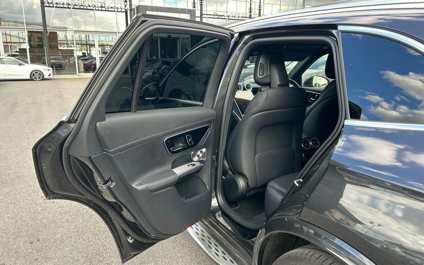 Mercedes-Benz GLC Class 300 4Matic Amg Line 9G-tronic Black #16