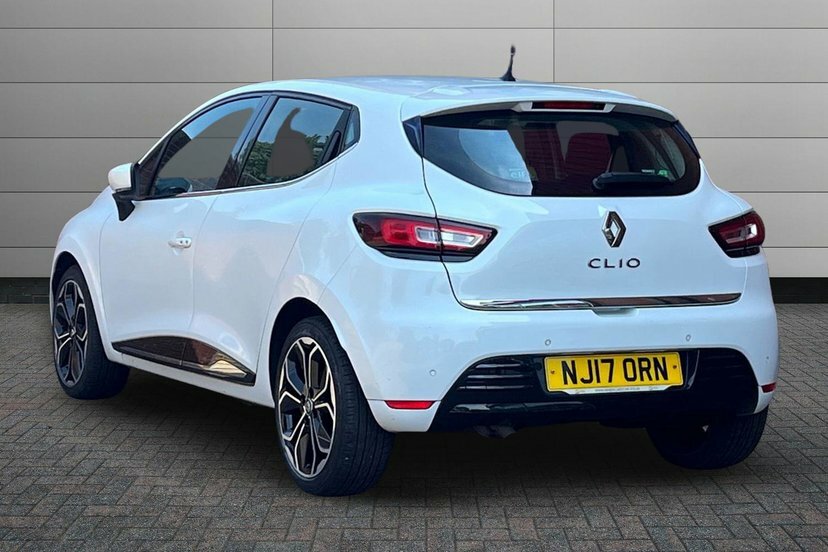 Renault Clio 1.5 Dci Dynamique S Nav Hatchback Manua NJ17ORN White #3