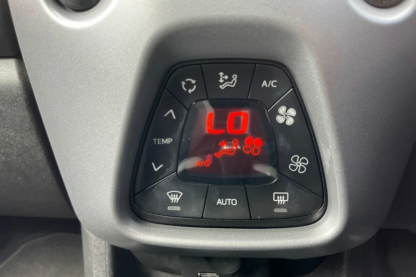 Toyota Aygo Vvt-i X-cite Purple #48
