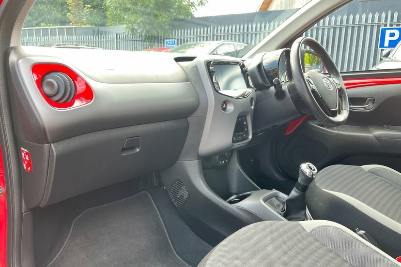 Toyota Aygo Vvt-i X-cite Purple #30