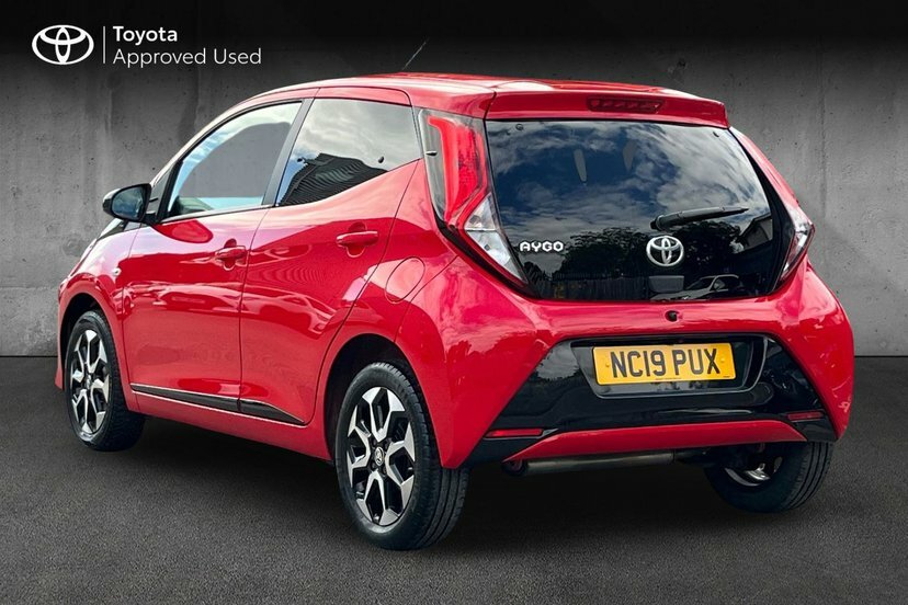 Toyota Aygo 1.0 Vvt-i X-trend Hatchback 71 Red #3