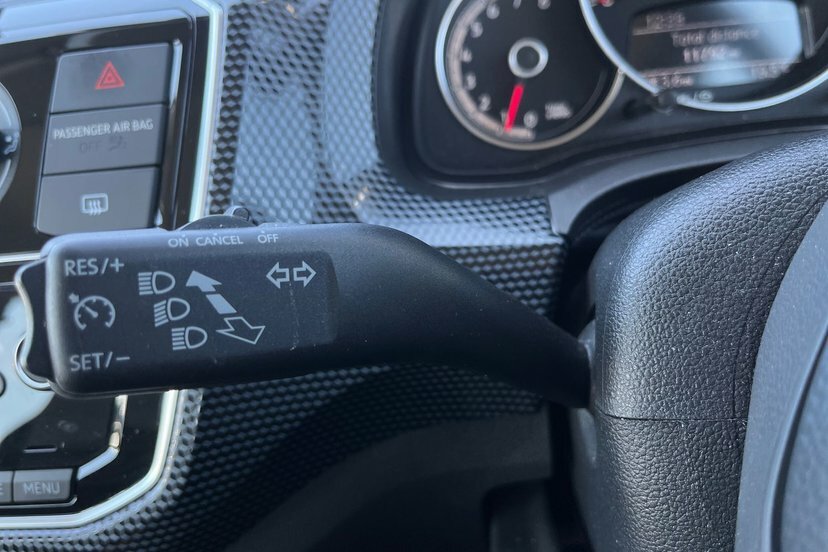 Volkswagen Up Up Beats 1.0 Ss 60 Ps 5-Speed Black #22