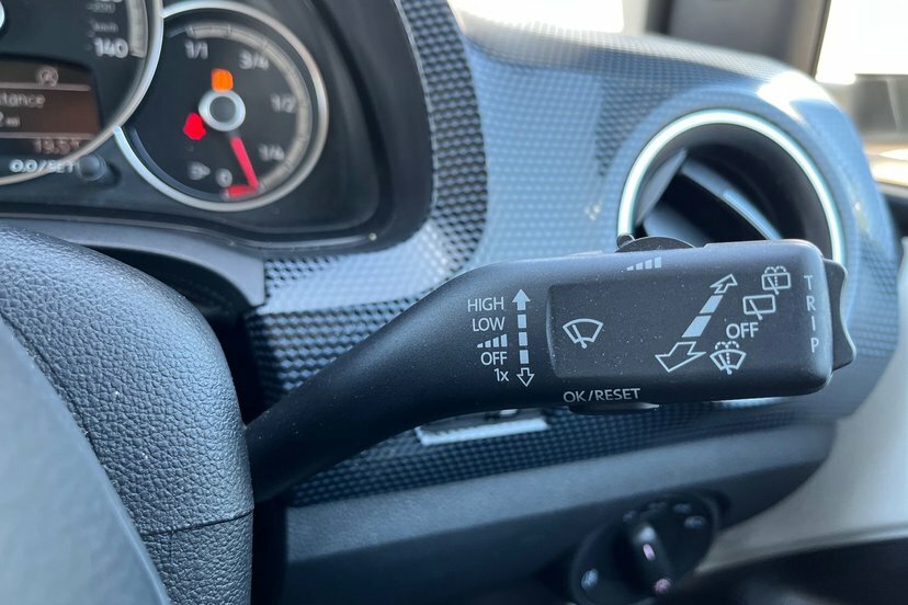 Volkswagen Up Up Beats 1.0 Ss 60 Ps 5-Speed Black #23