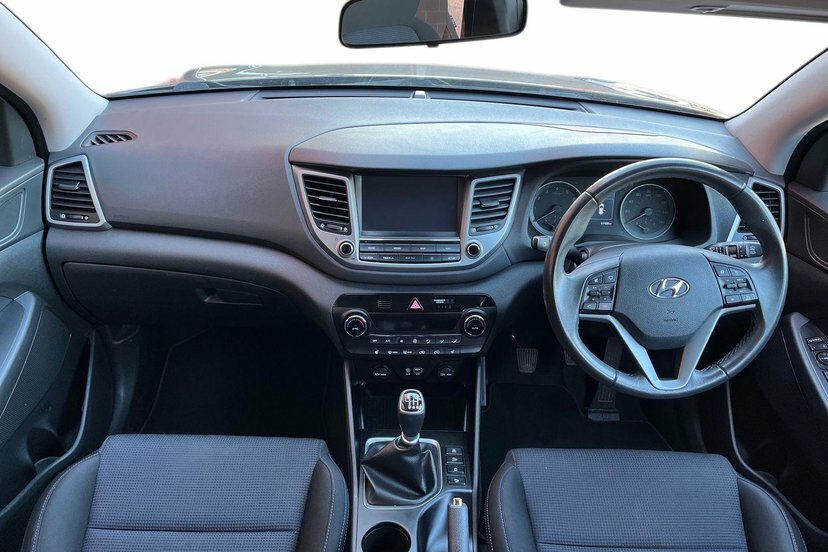 Hyundai Tucson 1.6 Gdi Blue Drive Se Nav Suv 1 Grey #6
