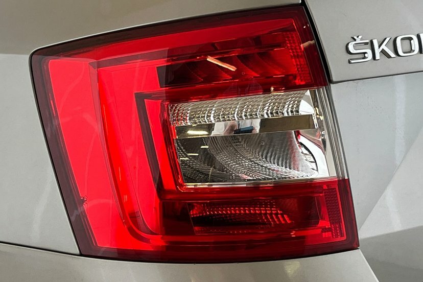 Skoda Octavia 2.0 Tsi Vrs Hatchback Euro 6 S Red #19