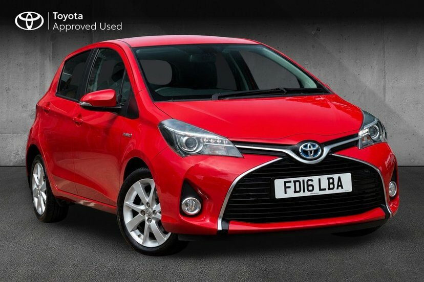 Toyota Yaris 1.5 Vvt-h Excel Hatchback Hybrid E-cvt Red