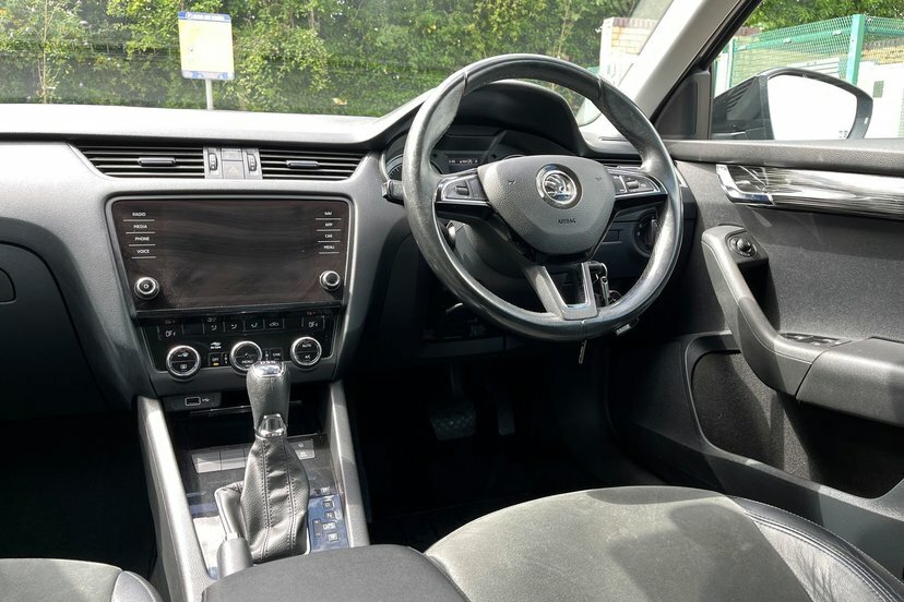 Skoda Octavia Estate 1.5 Tsi 150 Se Drive White #28