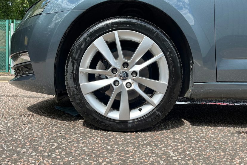Skoda Octavia Estate 1.5 Tsi 150 Se Drive White #20