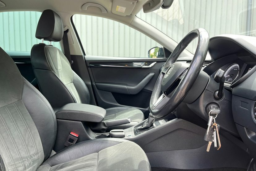 Skoda Octavia Estate 1.5 Tsi 150 Se Drive White #15