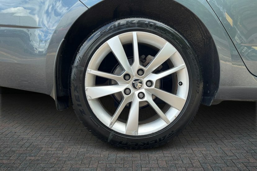 Skoda Octavia 1.5 Tsi Gpf Act Se L Hatchback Dsg 150 Grey #5