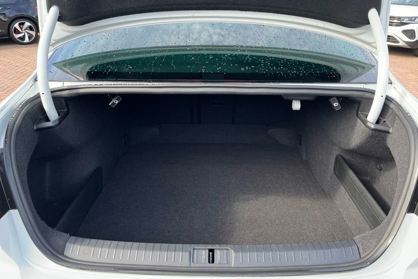 Volkswagen Passat 2.0 Tdi Se Nav Scr 150Ps Estate Black #12