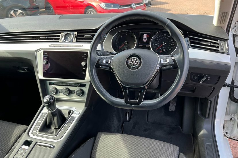 Volkswagen Passat 2.0 Tdi Se Nav Scr 150Ps Estate Black #13