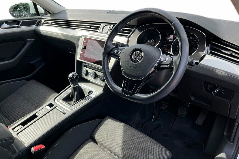 Volkswagen Passat 2.0 Tdi Se Business Saloon 150 White #6