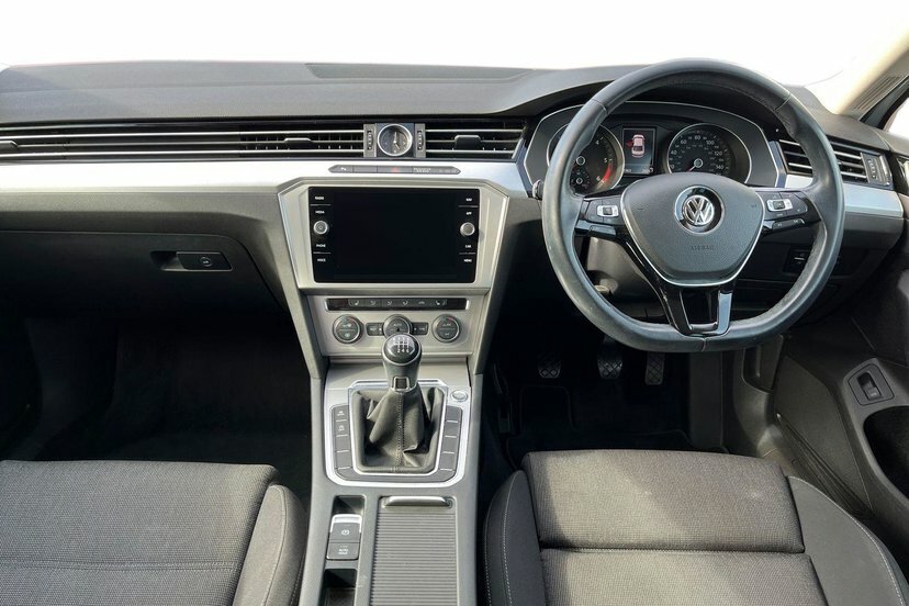 Volkswagen Passat 2.0 Tdi Se Nav Scr 150Ps Estate Black #8