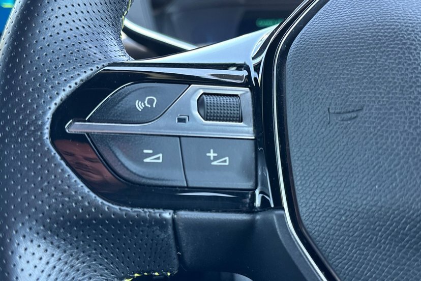 Peugeot e-2008 Suv 50Kwh 136 Gt Au Grey #22