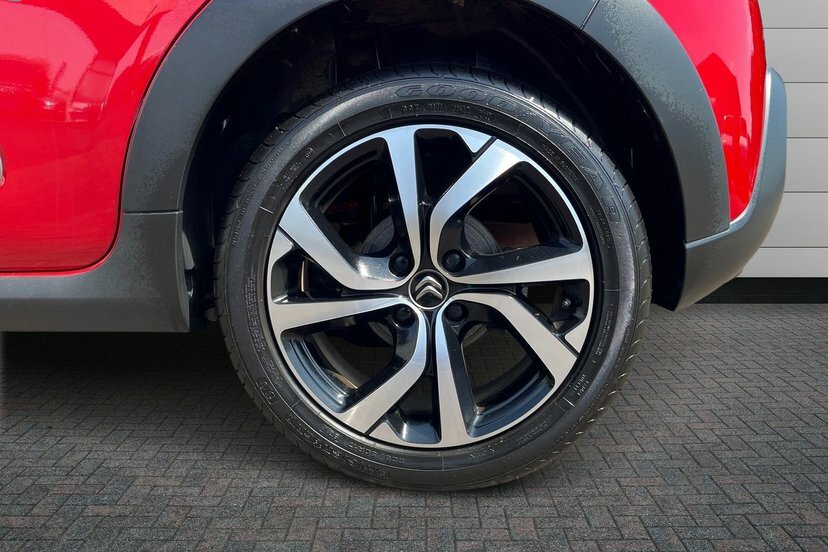 Citroen C3 1.2 Puretech Shine Plus Hatchback Eat6 AJ22SYE Red #5