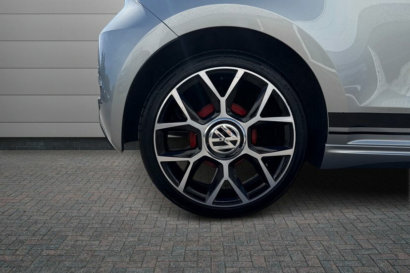 Volkswagen Up 1.0 Tsi Up Gti Hatchback 115 P Silver #5
