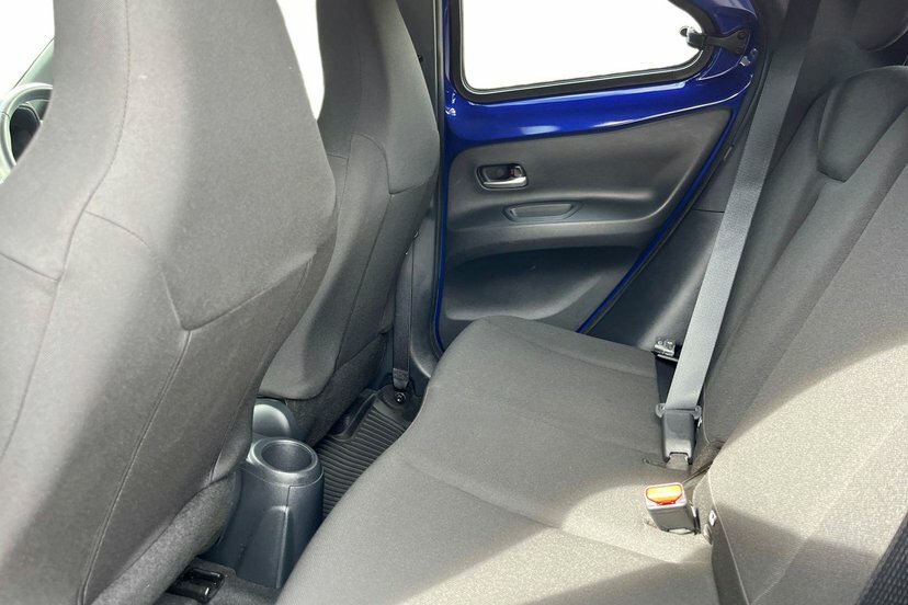 Toyota Aygo X 1.0 Vvt-i Pure #10