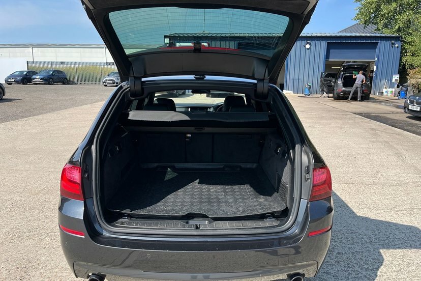BMW 5 Series 520D M Sport Touring Grey #9