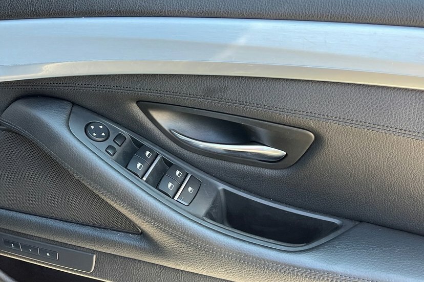 BMW 5 Series 520D M Sport Touring Grey #10