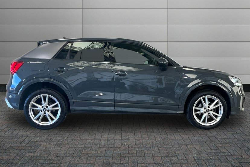 Audi Q2 1.0 Tfsi 30 S Line Suv 116 Ps FL70TLO Grey #4