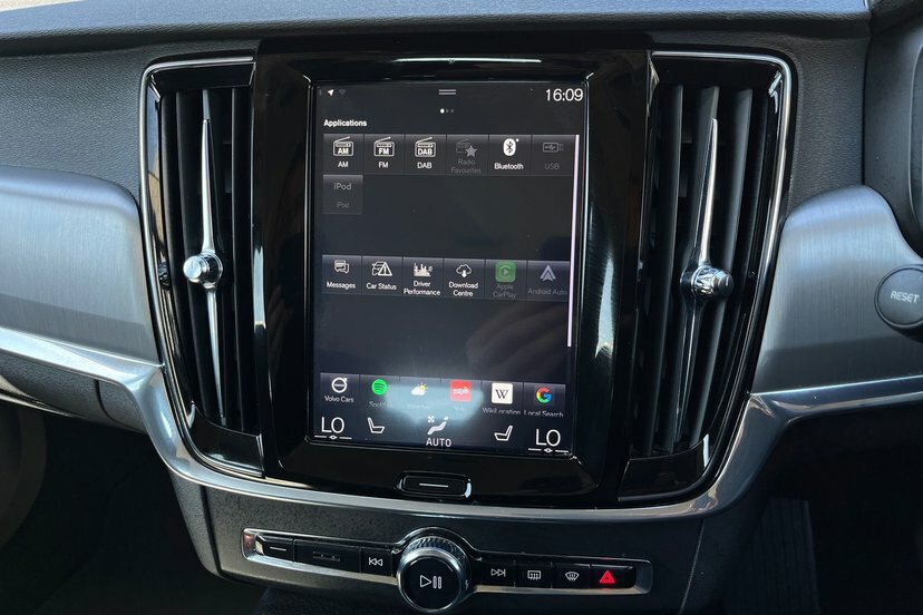 Volvo V90 D4 R-design Adaptive Cruise, Heated Seats, Park A White #26