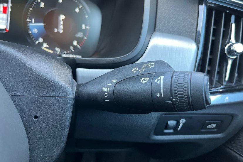 Volvo V90 D4 R-design Adaptive Cruise, Heated Seats, Park A White #22