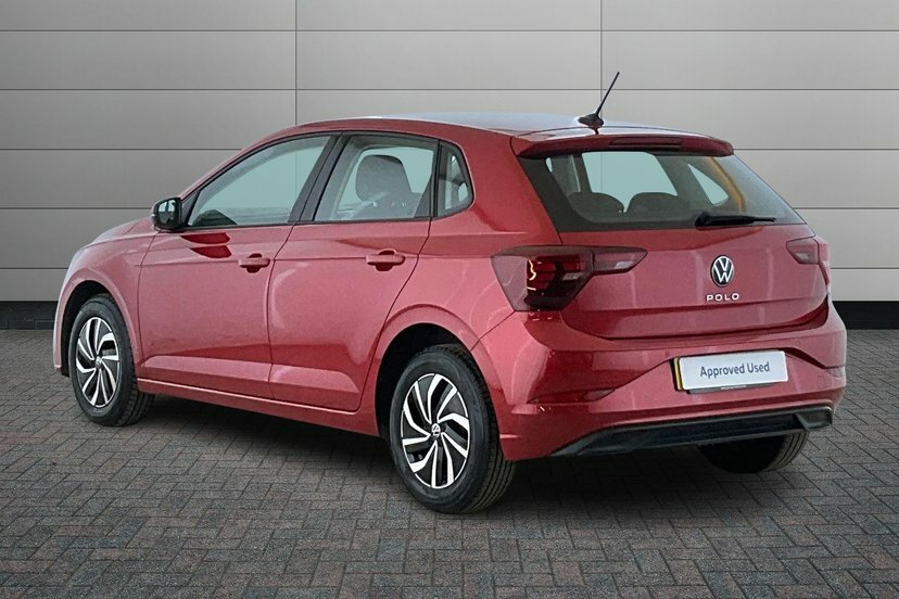 Volkswagen Polo 1.0 Tsi Life Hatchback 95 Ps AU72UTV Red #3