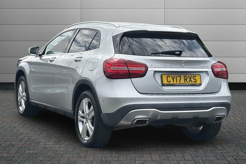 Mercedes-Benz GLA Class Gla220d Sport Premium Plus Suv Silver #2