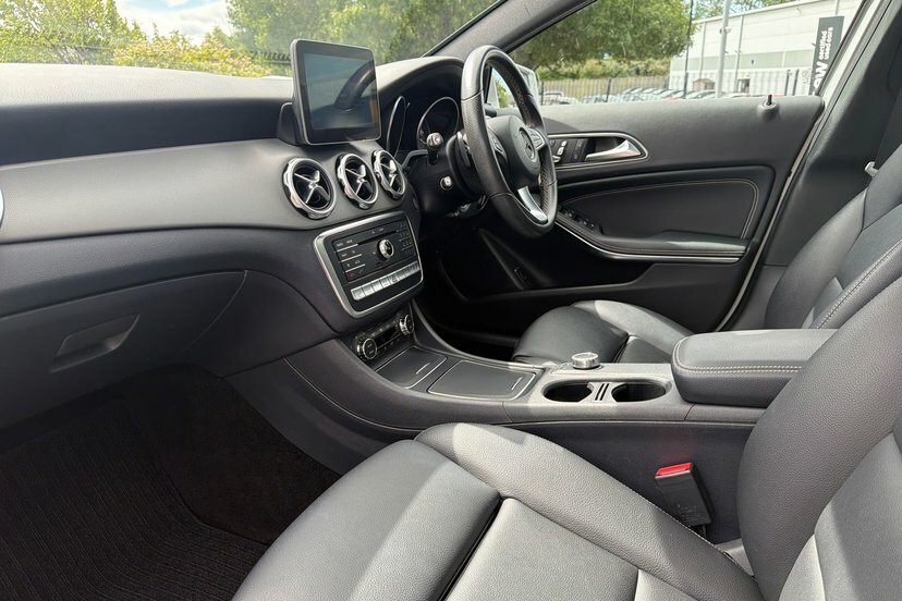 Mercedes-Benz GLA Class 220D Amg Line Suv 7G-dct 4Matic Euro 6 White #28