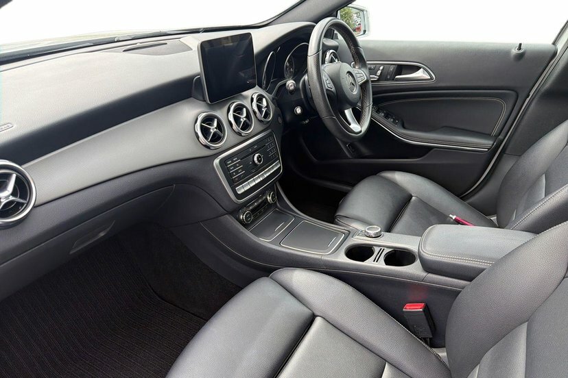 Mercedes-Benz GLA Class 220D Amg Line Suv 7G-dct 4Matic Euro 6 White #9