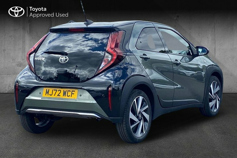 Toyota Aygo X 1.0 Vvt-i Exclusive Hatchback X-shift Black #2