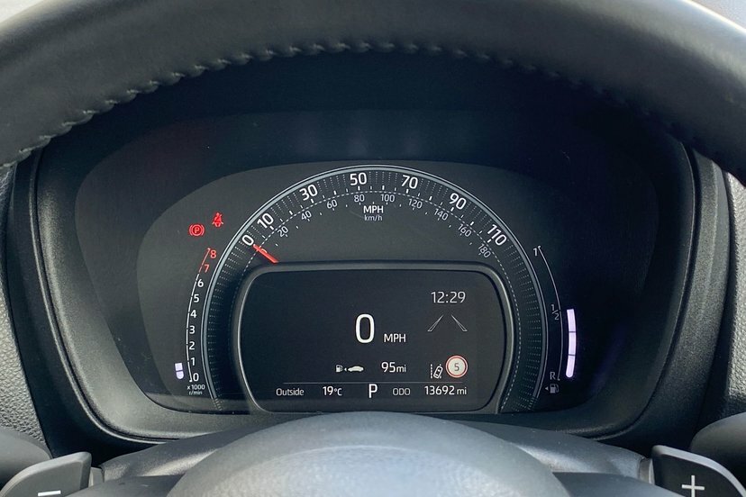 Toyota Aygo X 1.0 Vvt-i Edge Black #9