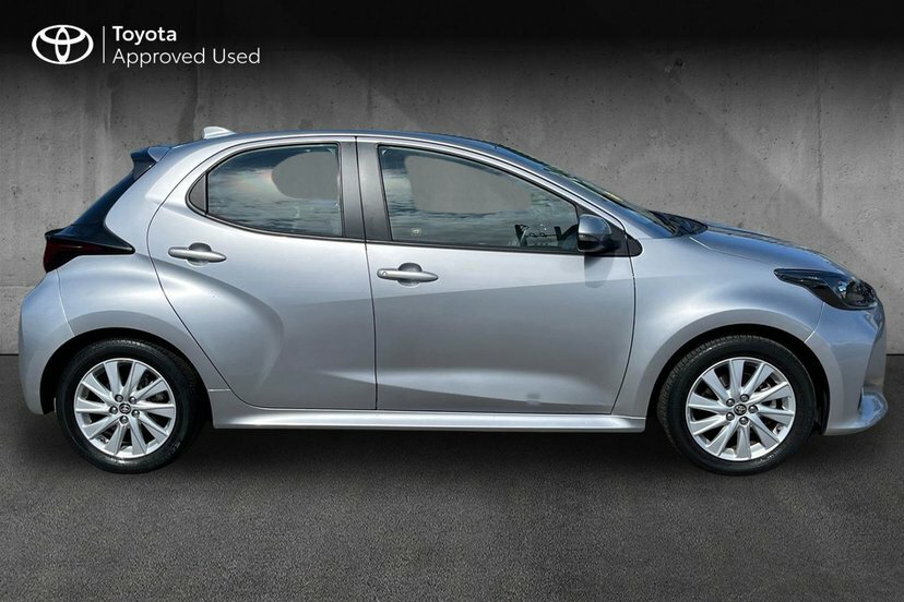 Toyota Yaris 1.5 Vvt-h Icon Hatchback Hybrid E-cvt Silver #4
