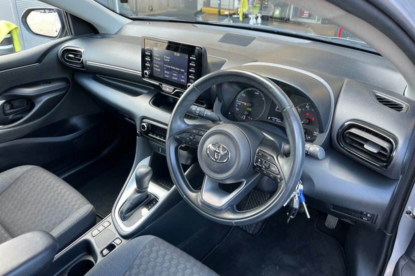 Toyota Yaris 1.5 Vvt-h Dynamic E-cvt Euro 6 Ss Grey #15