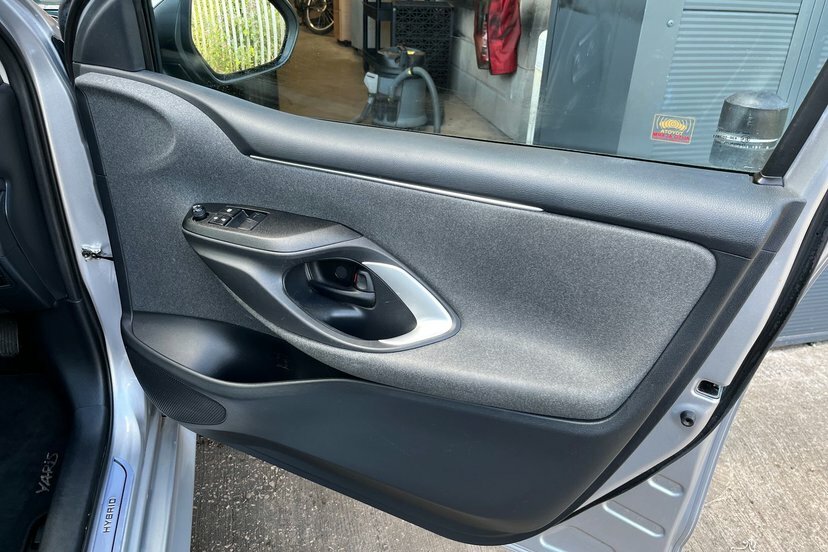 Toyota Yaris 1.5 Vvt-h Dynamic E-cvt Euro 6 Ss Grey #17