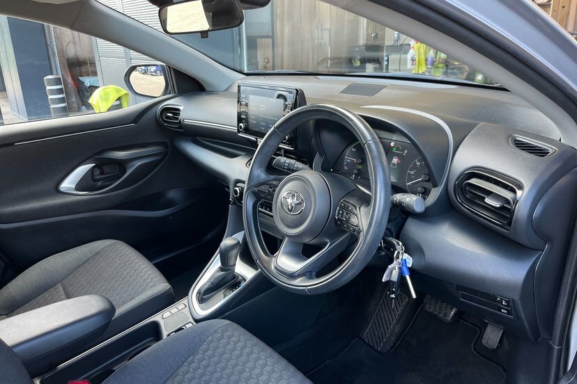 Toyota Yaris 1.5 Vvt-h Dynamic E-cvt Euro 6 Ss Grey #14