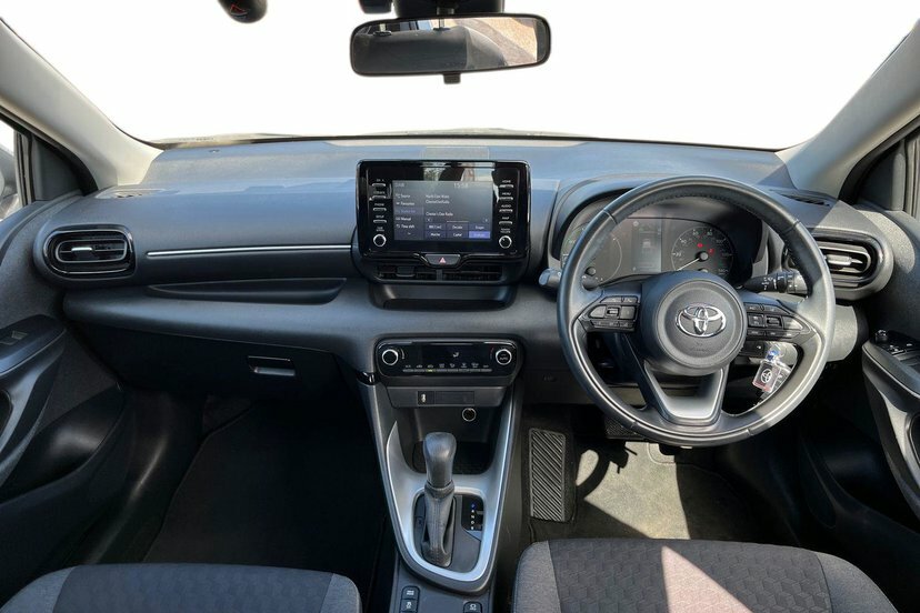 Toyota Yaris 1.5 Vvt-h Icon Hatchback Hybrid E-cvt Silver #6