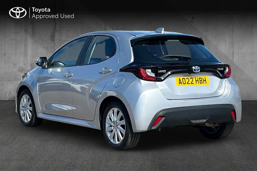 Toyota Yaris 1.5 Vvt-h Icon Hatchback Hybrid E-cvt Silver #3